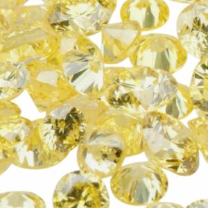 Pequeños brillantes de laboratorio amarillos